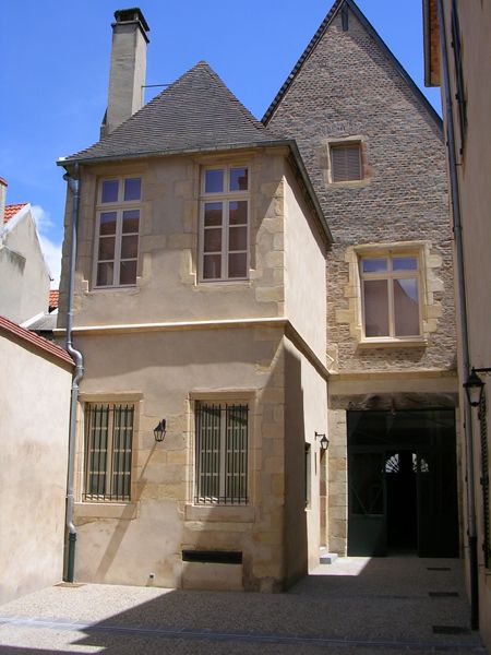 Hôtel de Mora - Moulins (1)